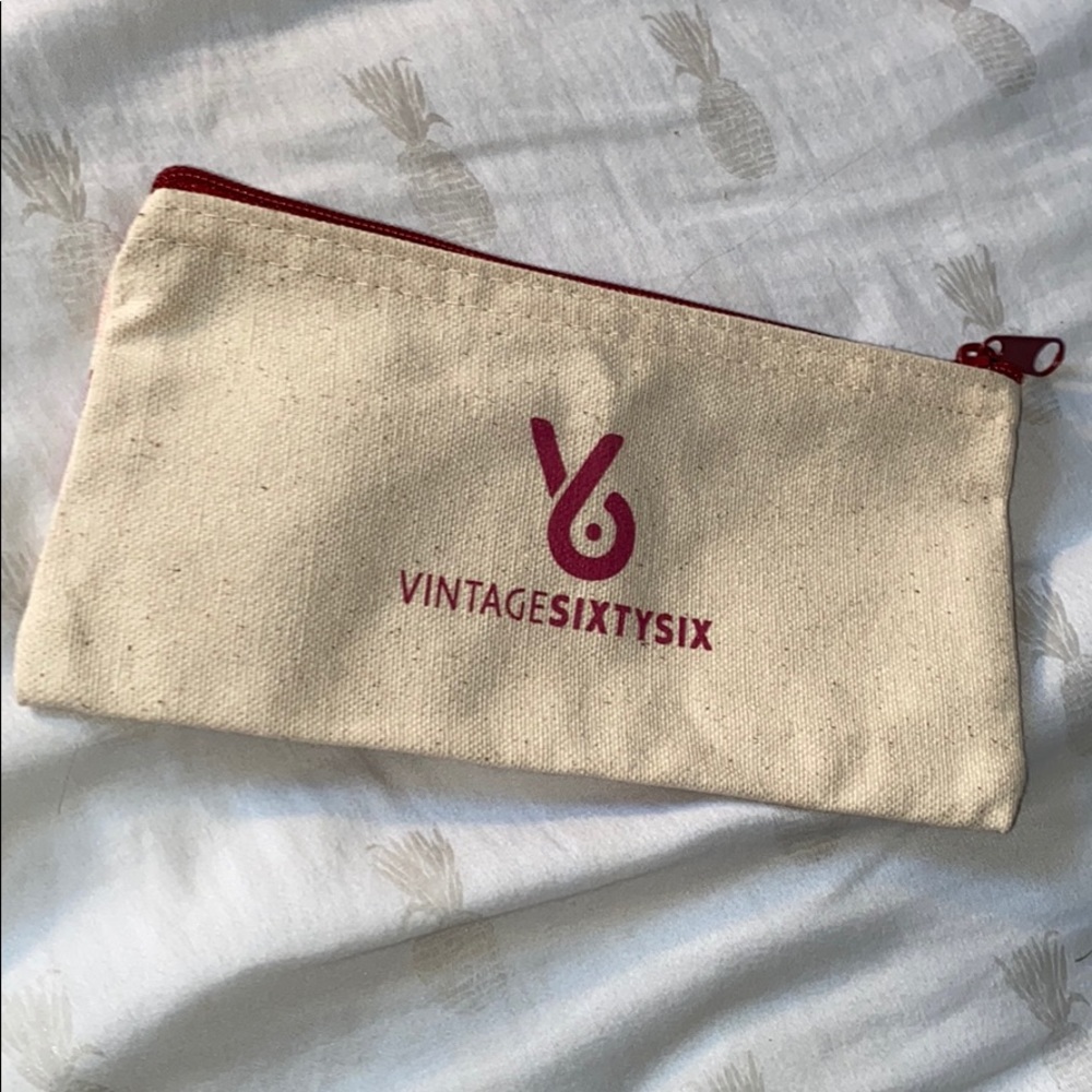 Makeup bag - Picture 2 of 2